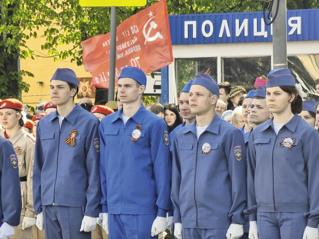 В День Победы участники отряда «Юный страж порядка» впервые приняли участие в параде 