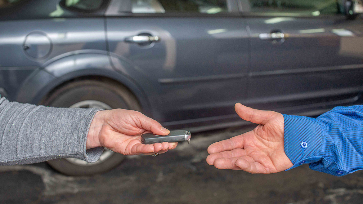 В Мурманске полицейские задержали подозреваемого в мошенничестве при продаже автомобиля