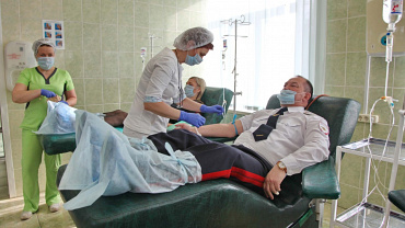 Полицейские откликнулись на призывы медиков стать донорами крови