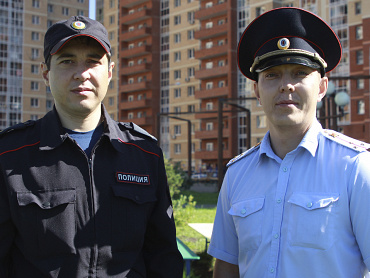 Семья из Иркутска поблагодарила полицейских, оказавших первую помощь их дочери