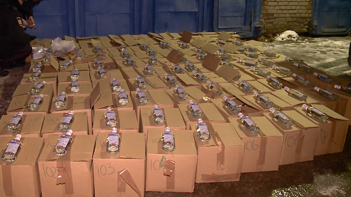 3072401 контрафакт. сбыт контрафактной. 90 тыс литров. сбыт контрафактной. контрафактная табачная продукция.