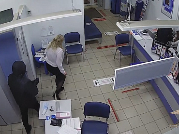 В Вологде полицейские задержали подозреваемых в разбойном нападении на отделение банка