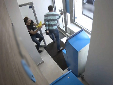 В Москве оперативники задержали подозреваемых в разбойном нападении