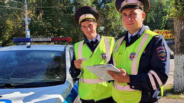 Самарские инспекторы ДПС помогли оперативно доставить в больницу полуторагодовалую девочку