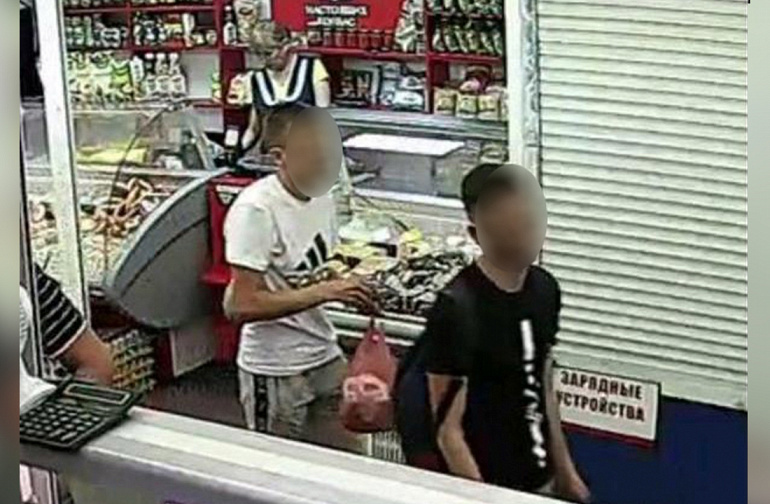 В Симферополе полицейские пресекли сбыт поддельных пятитысячных купюр