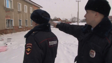 Оперативное спасение. Сотрудники уголовного розыска проявили отвагу на пожаре и вынесли из здания несколько человек