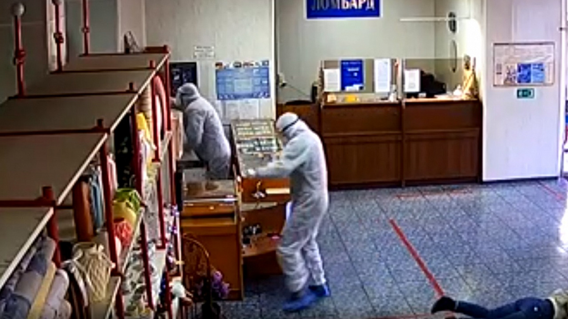 В Белореченске полицейские задержали одного из подозреваемых в разбойном нападении на магазин