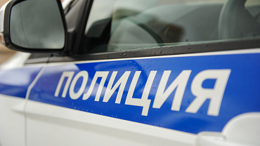 В Питере полицейский поднялся по пожарной лестнице в квартиру на 3 этаже, где был заперт ребёнок