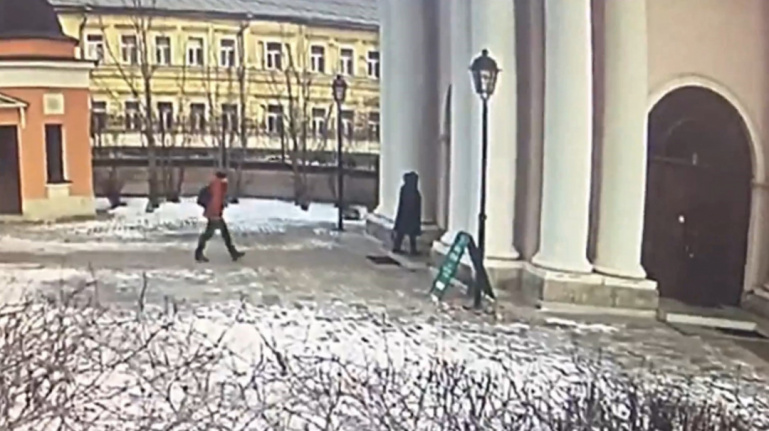 МВД России публикует видео нападения на храм святителя Николая Чудотворца в Москве