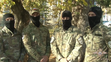Владимир Колокольцев подписал приказ о награждении полицейских, которые спасли альпиниста, сорвавшегося при восхождении