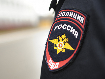 Полицейские задержали парашютистов, планировавших с многоэтажного дома на юго-западе Москвы