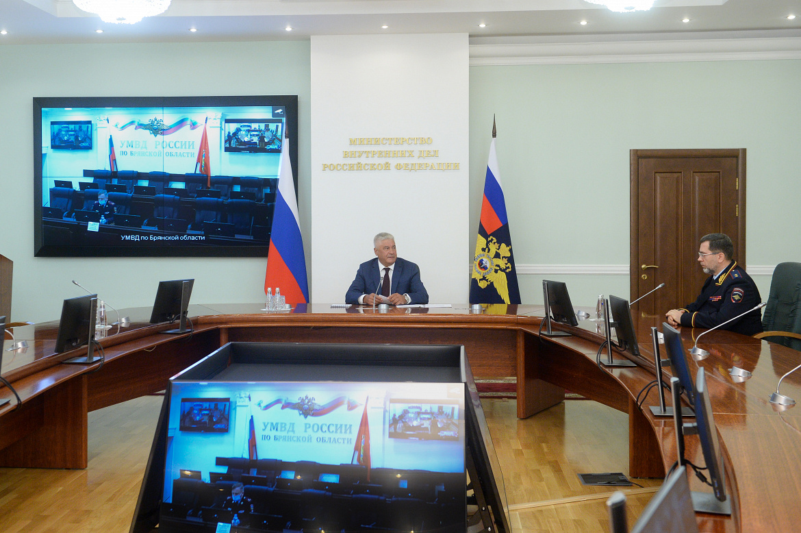 Владимир Колокольцев представил личному составу своего заместителя Андрея Храпова