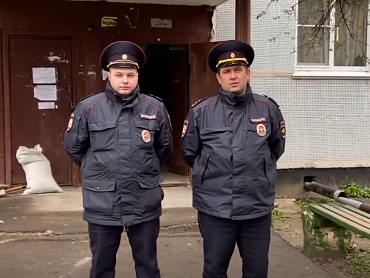 Подмосковные полицейские в г.о. Ступино из горящего дома спасли 20 человек