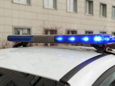 В Свердловской области сотрудники правоохранительных органов и неравнодушный школьник спасли пожилую женщину из пожара