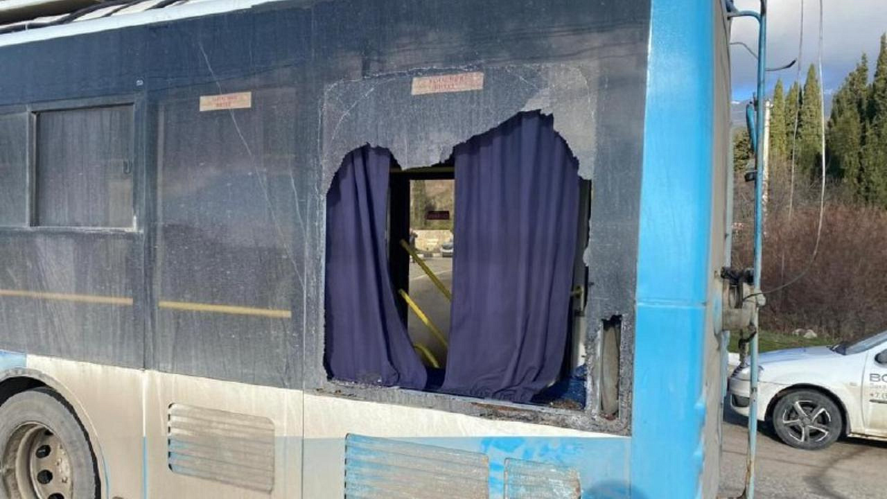 маршрут движения троллейбуса симферополь ялта. схема троллейбуса симферополь ялта. маршрут троллейбуса 52 симферополь ялта. алушта троллейбусное кольцо на карте. ялта алушта маршрут.