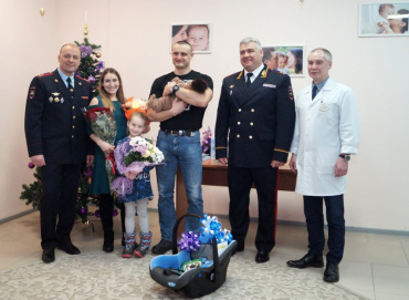 В рамках рабочего визита в Томск руководитель российской Госавтоинспекции посетил областной перинатальный центр