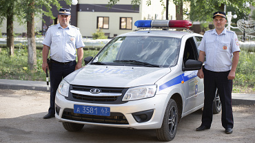 В Самарской области сотрудники полиции помогли доставить ребёнка в больницу
