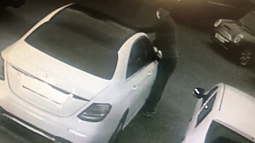Полиция раскрыла поджог автомобилей в Санкт-Петербурге
