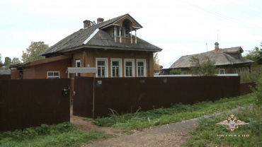 В Вологодской области сотрудники полиции спасли из пожара девочку и ее родителей
