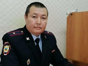 В Хакасии оперуполномоченный полиции вынес из горящего дома мужчину