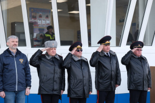 На автомобильных подходах к Крымскому мосту начали работу стационарные посты ДПС