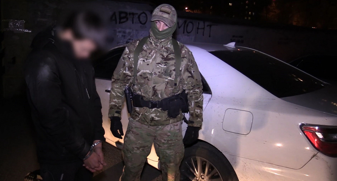 В Ростове-на-Дону полицейские задержали подозреваемого в покушении на сбыт крупной партии синтетических наркотиков