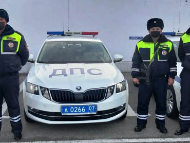 Автоинспекторы Кабардино-Балкарии экстренно доставили в больницу водителя с сердечным приступом