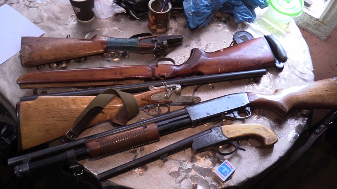 В Белгородской области за нелегальную деятельность под следствием оказались отец и сын