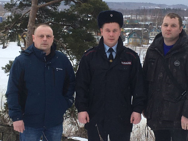 В Вилегодском районе Архангельской области сотрудники полиции спасли тонущего подростка
