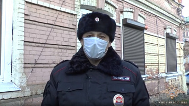 Саратовские полицейские спасли людей из горящего дома