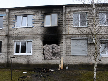 В Смоленской области сотрудник полиции спас ребёнка на пожаре